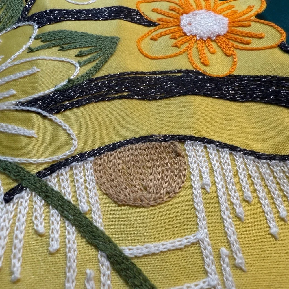 Handmade Bumble Bee Table Runner Floral Applique Yellow Orange‎ Accent